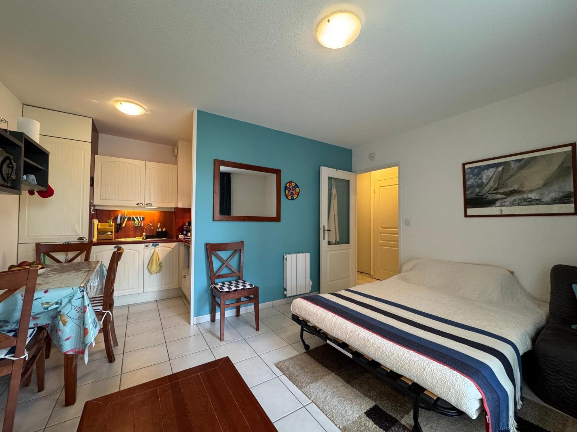Azur Marin - Wifi, Parking, Piscine, A 2min Apartment *